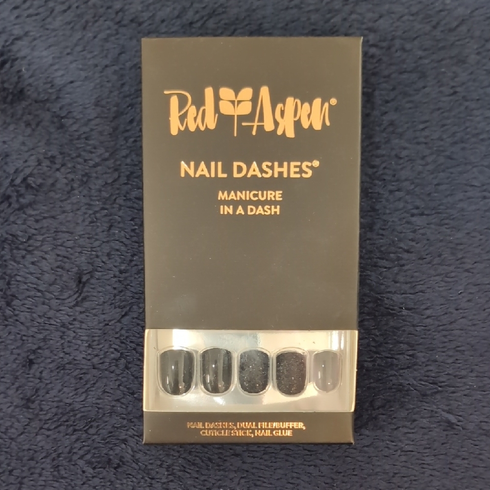 Red Aspen Nail Dashes